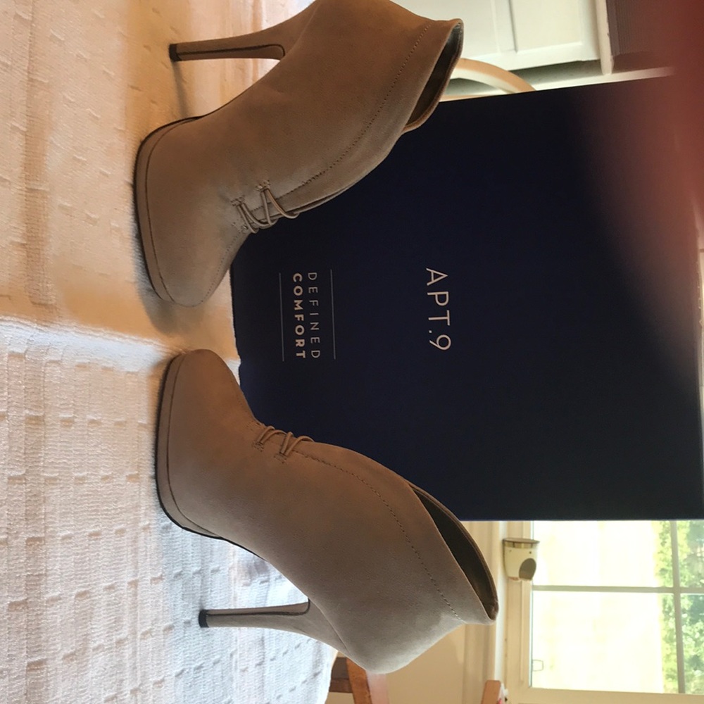 Women high heel